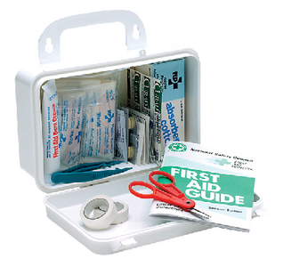DELUXE MARINE FIRST AID KIT